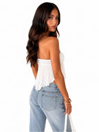 Top Strapless Blanco con Lazo Frontal y Encaje Detallado
